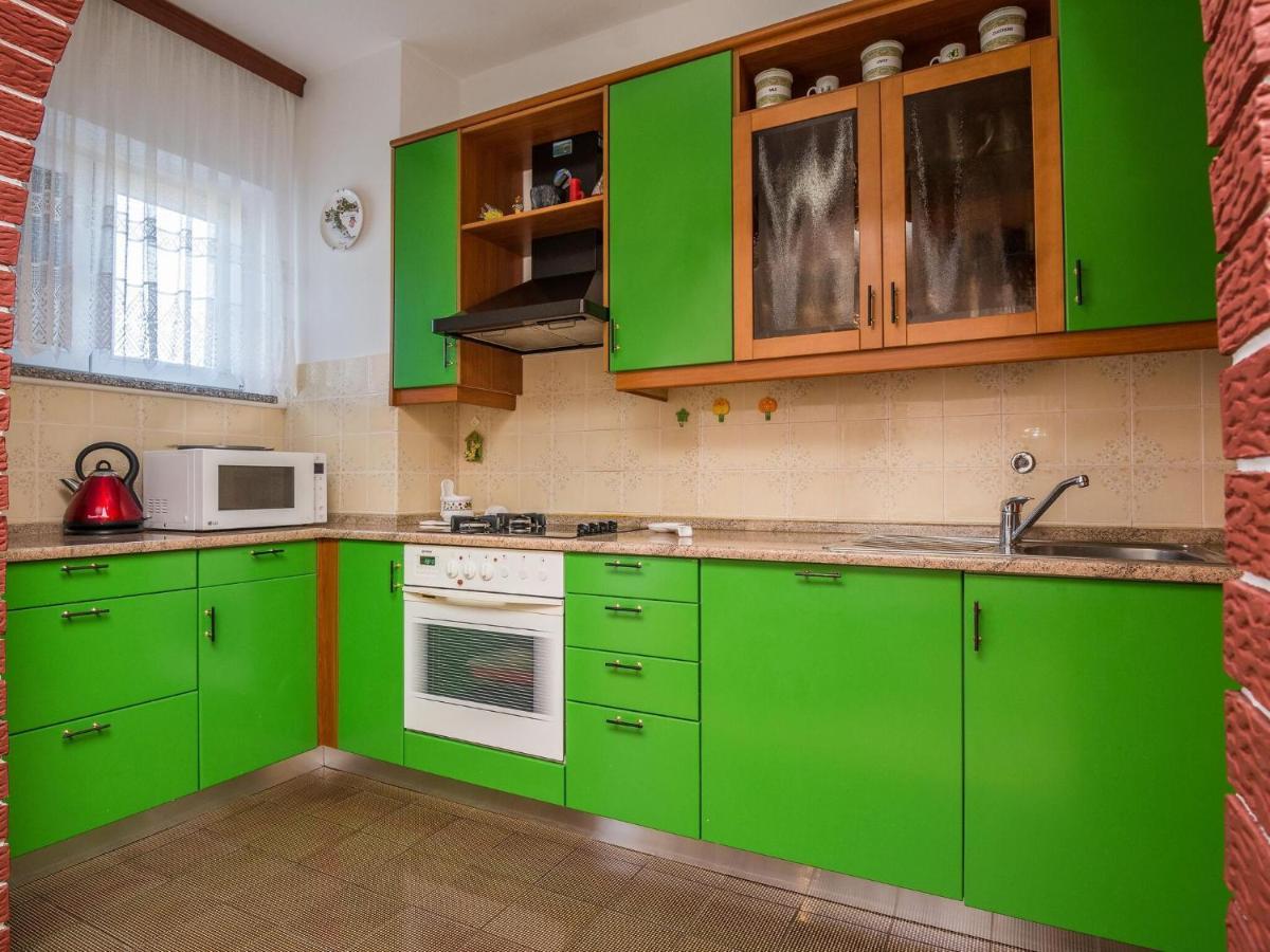 Apartments In House Liveric, In Vir At The Beach Экстерьер фото
