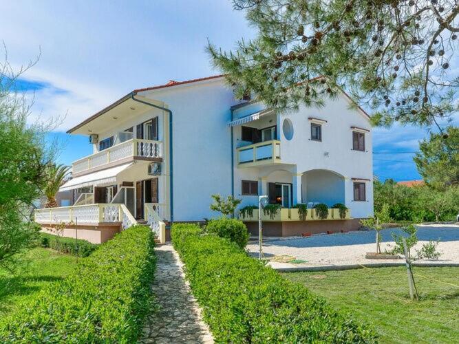 Apartments In House Liveric, In Vir At The Beach Экстерьер фото